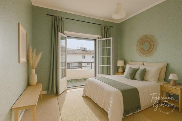 HYÈRES CENTRE VILLE ! Appartement 3 pièces de 47 m2 avec balcon