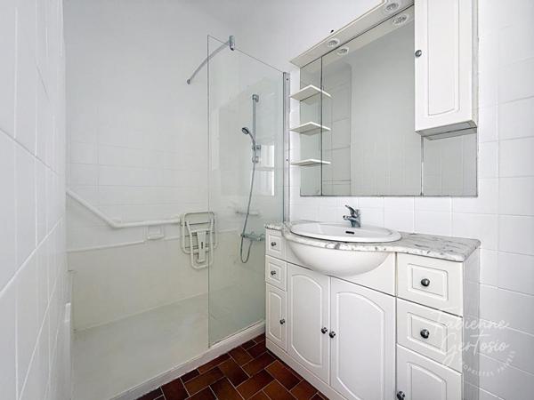 HYÈRES CENTRE VILLE ! Appartement 3 pièces de 47 m2 avec balcon