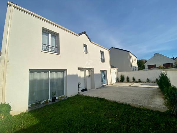 Maison à vendre à Osny - 7 pièces €479 000 ** - Référence 11091