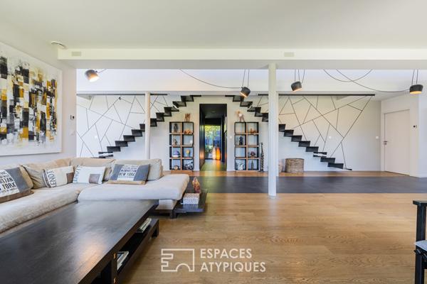 Maison d’architecte au style épuré avec piscine et grands volumes