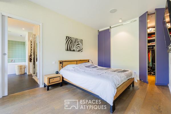 Maison d’architecte au style épuré avec piscine et grands volumes