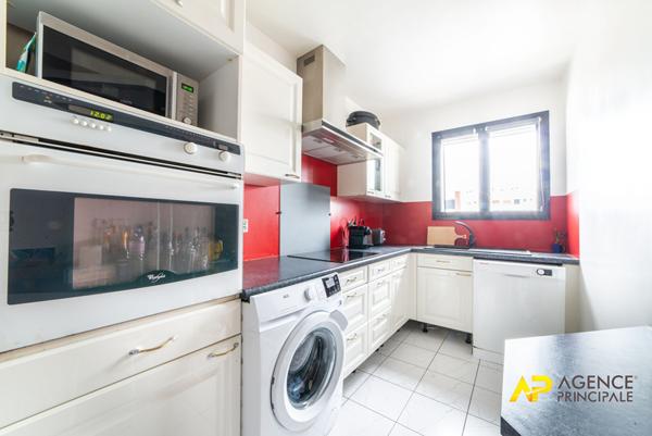 Appartement 4 pièces lumineux au dernier étage à La Garenne-Colombes 673 000 € ** - Référence 13825