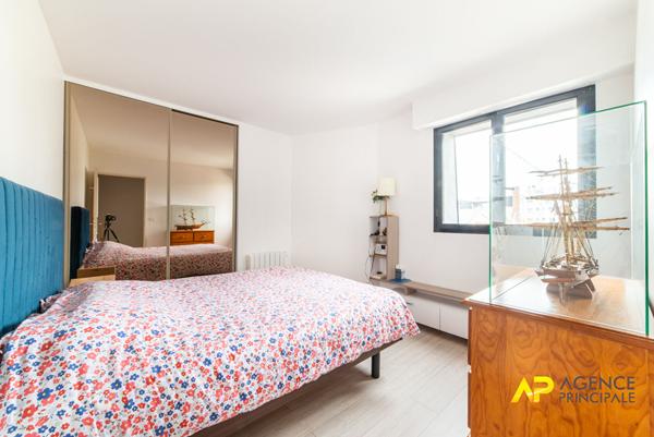 Appartement 4 pièces lumineux au dernier étage à La Garenne-Colombes 673 000 € ** - Référence 13825