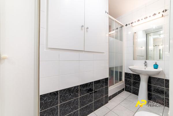 Appartement 4 pièces lumineux au dernier étage à La Garenne-Colombes 673 000 € ** - Référence 13825
