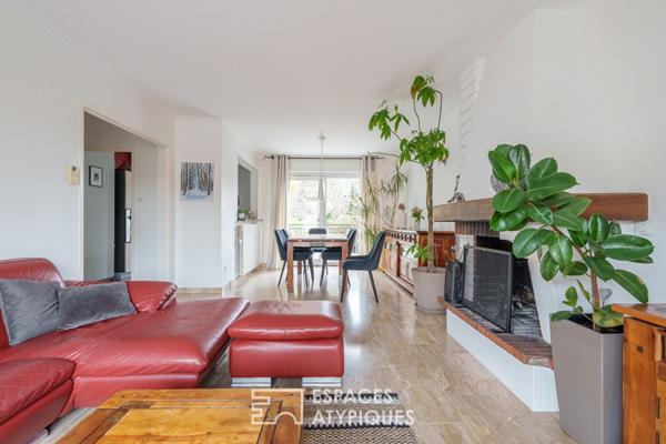 Maison rénovée et ses terrasses sur les hauteurs de Saint-Max