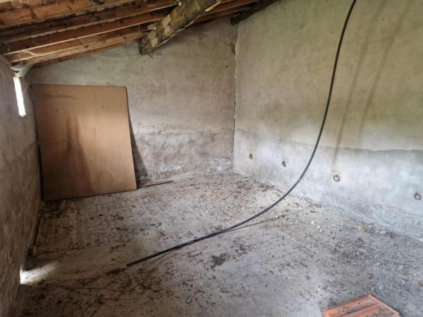 Grange avec terrain. Idéal pour box