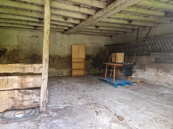 Grange avec terrain. Idéal pour box