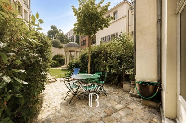 Paris 17ème, Hôtel particulier 4 Chambres -  294 m² à vendre