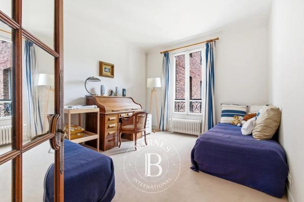 Paris 17ème, Hôtel particulier 4 Chambres -  294 m² à vendre