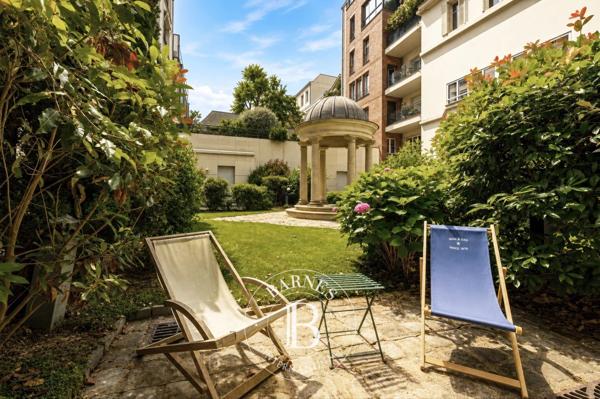 Paris 17ème, Hôtel particulier 4 Chambres -  294 m² à vendre