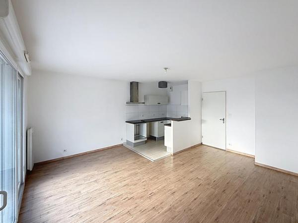 VANNES Beaupré Kersec. Appartement T4 lumineux de 75,36 m² avec ascenseur, balcon sud ouest, 3 chambres et parking privatif