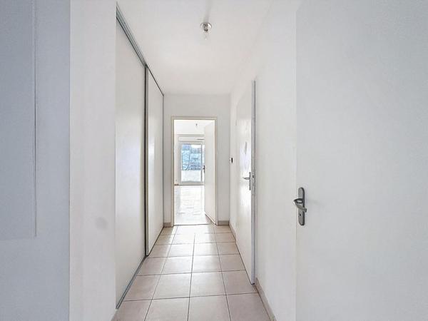 VANNES Beaupré Kersec. Appartement T4 lumineux de 75,36 m² avec ascenseur, balcon sud ouest, 3 chambres et parking privatif