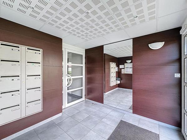 VANNES Beaupré Kersec. Appartement T4 lumineux de 75,36 m² avec ascenseur, balcon sud ouest, 3 chambres et parking privatif