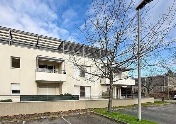 VANNES Beaupré Kersec. Appartement T4 lumineux de 75,36 m² avec ascenseur, balcon sud ouest, 3 chambres et parking privatif