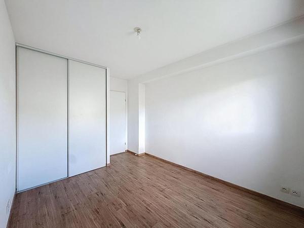 VANNES Beaupré Kersec. Appartement T4 lumineux de 75,36 m² avec ascenseur, balcon sud ouest, 3 chambres et parking privatif