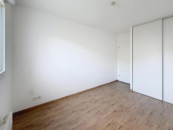 VANNES Beaupré Kersec. Appartement T4 lumineux de 75,36 m² avec ascenseur, balcon sud ouest, 3 chambres et parking privatif