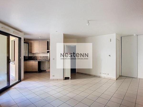 Acheter - Place du Marché à Arpajon - Essonne - Appartement 3 pièces - 5mn à pied des écoles élémentaires et lycées - ascenseur - Gare RER C - Terrasse - Immeuble récent - DPE C