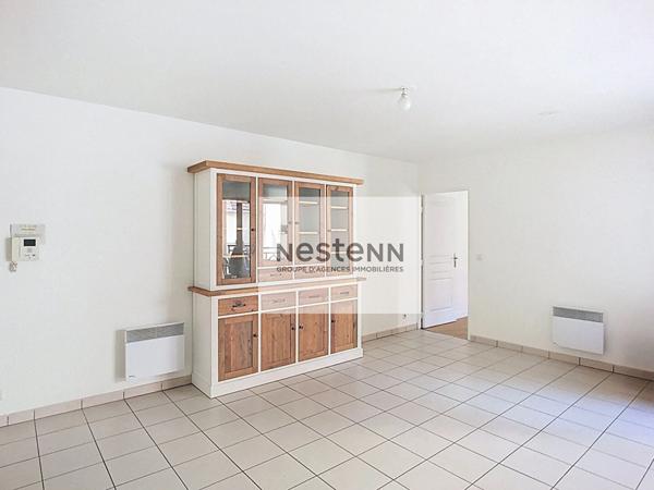 Acheter - Place du Marché à Arpajon - Essonne - Appartement 3 pièces - 5mn à pied des écoles élémentaires et lycées - ascenseur - Gare RER C - Terrasse - Immeuble récent - DPE C