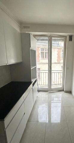 PARIS 4ème vue Seine - T3 de 86m2 avec parking et cave