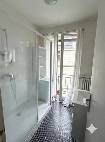 PARIS 4ème vue Seine - T3 de 86m2 avec parking et cave