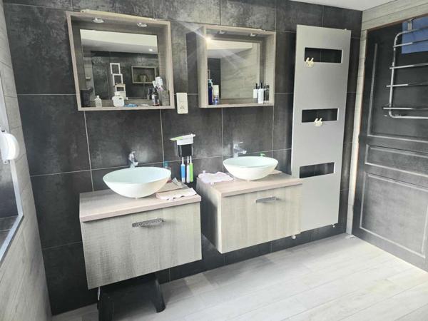 Pavillon indépendant sur sous sol avec terrain