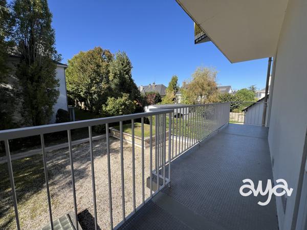 Superbe T 3 avec deux balcons et parking