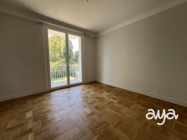 Superbe T 3 avec deux balcons et parking