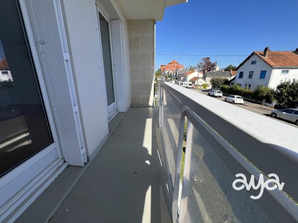 Superbe T 3 avec deux balcons et parking