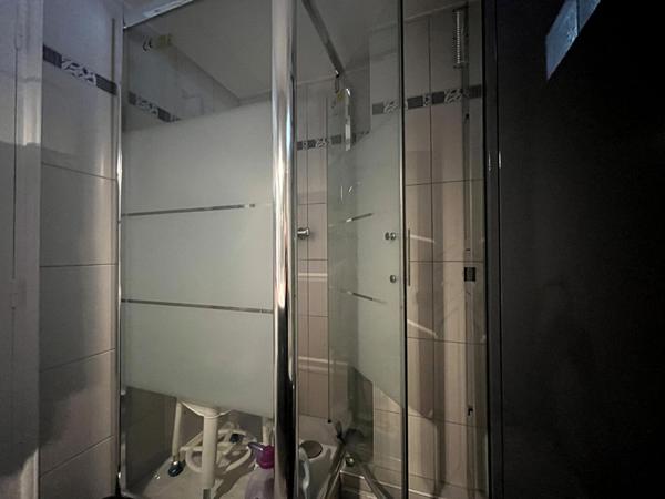 Grand studio meublé en très bon état