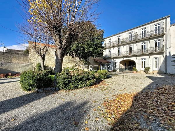 Castelnaudary (11400) Castelnaudary : immeuble de 480m² avec cour intérieure de 740m2 env. en plein centre ville.