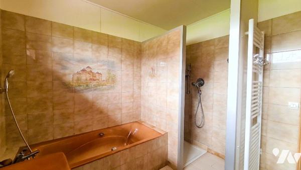 Maison 6 pcs 4 chambres en bord de rivière