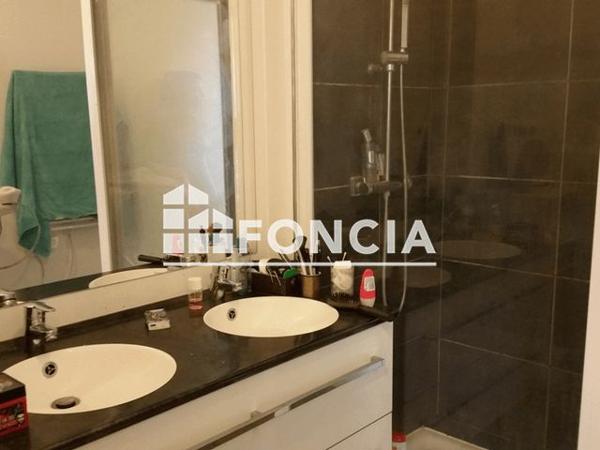 Location Appartement 3 pièces 61.2 m² - 1160 AVENUE DE LA PINEDE Montfavet 84140