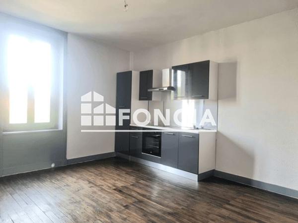 Location Appartement 3 pièces 79.5 m² - 45 RUE DU 8 MAI Balbigny 42510