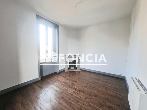 Location Appartement 3 pièces 79.5 m² - 45 RUE DU 8 MAI Balbigny 42510