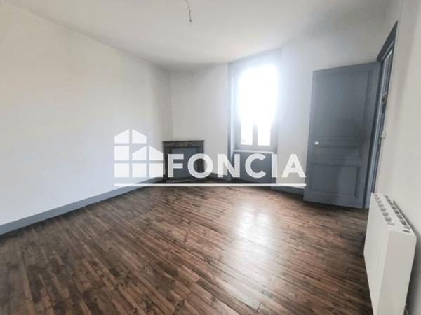 Location Appartement 3 pièces 79.5 m² - 45 RUE DU 8 MAI Balbigny 42510