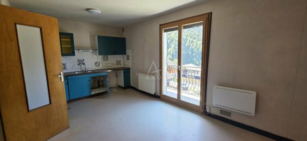 NOUVEAUTÉ EN EXCLUSIVITÉ  T4 AVEC VUE DÉGAGÉE, BALCON, JARDIN PRIVATIF ET DÉPENDANCES