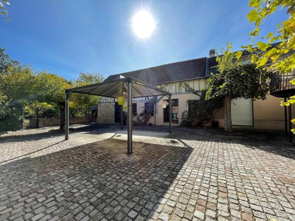 Propriété d'exception avec rivière en jardin - Esches