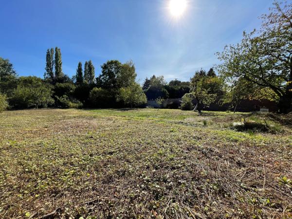 Propriété d'exception avec rivière en jardin - Esches