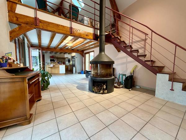 Propriété d'exception avec rivière en jardin - Esches