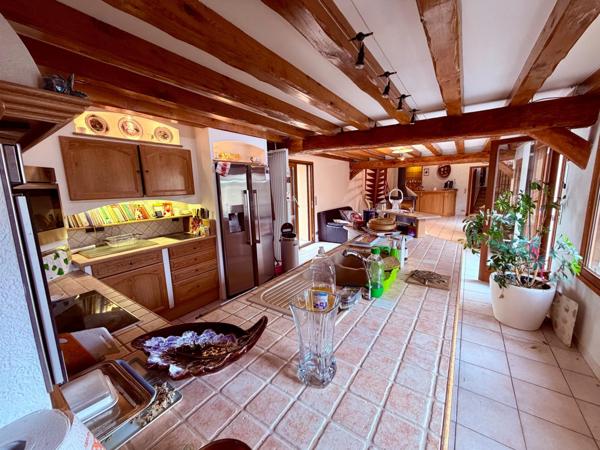 Propriété d'exception avec rivière en jardin - Esches