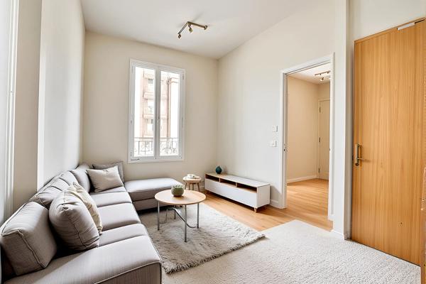 Rare sur le secteur : 3 pièces refait à neuf dans un immeuble haussmannien rénové