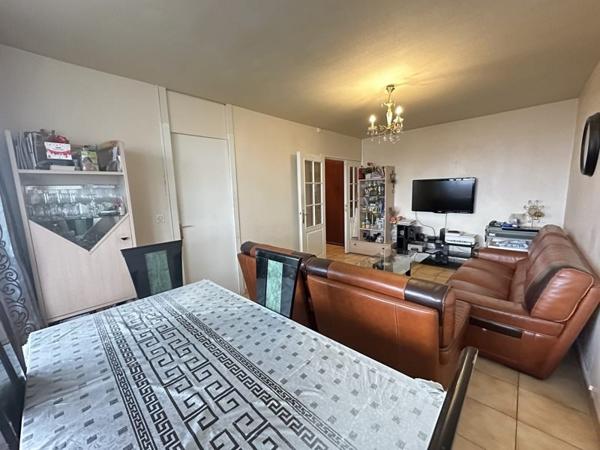 Appartement à vendre |  Bron |  5 pièces | 93 m²