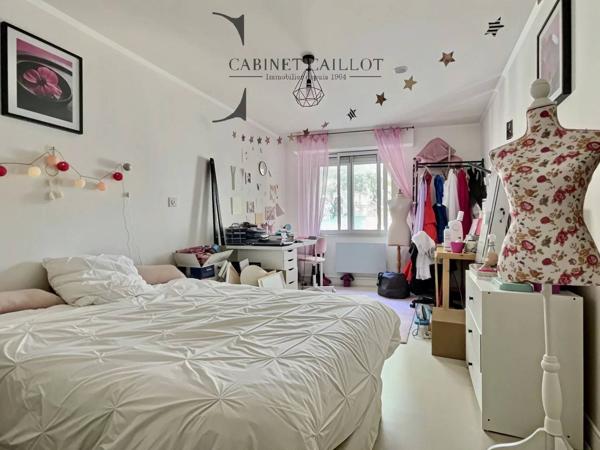 Grand APPARTEMENT T6 - SAINTES Rive Droite (réf.30643)