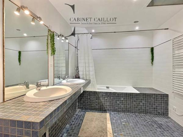 Grand APPARTEMENT T6 - SAINTES Rive Droite (réf.30643)
