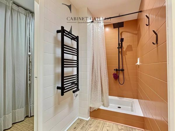 Grand APPARTEMENT T6 - SAINTES Rive Droite (réf.30643)