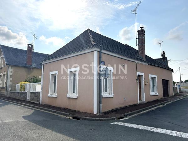 LONGERE DE PLAIN-PIED 4 PIECES AVEC COURETTE AU COEUR DE POULAINES (INDRE 36)