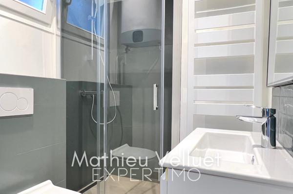 Paris 18e – Montmartre / Abbesses – Studio 22 m² entièrement rénové par architecte – DPE D