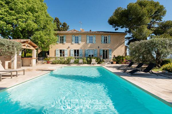 Propriété d’exception, de charme, avec grands espaces et potentiel illimité