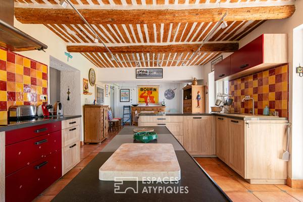 Propriété d’exception, de charme, avec grands espaces et potentiel illimité