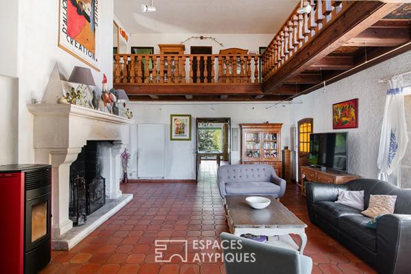 Propriété d’exception, de charme, avec grands espaces et potentiel illimité